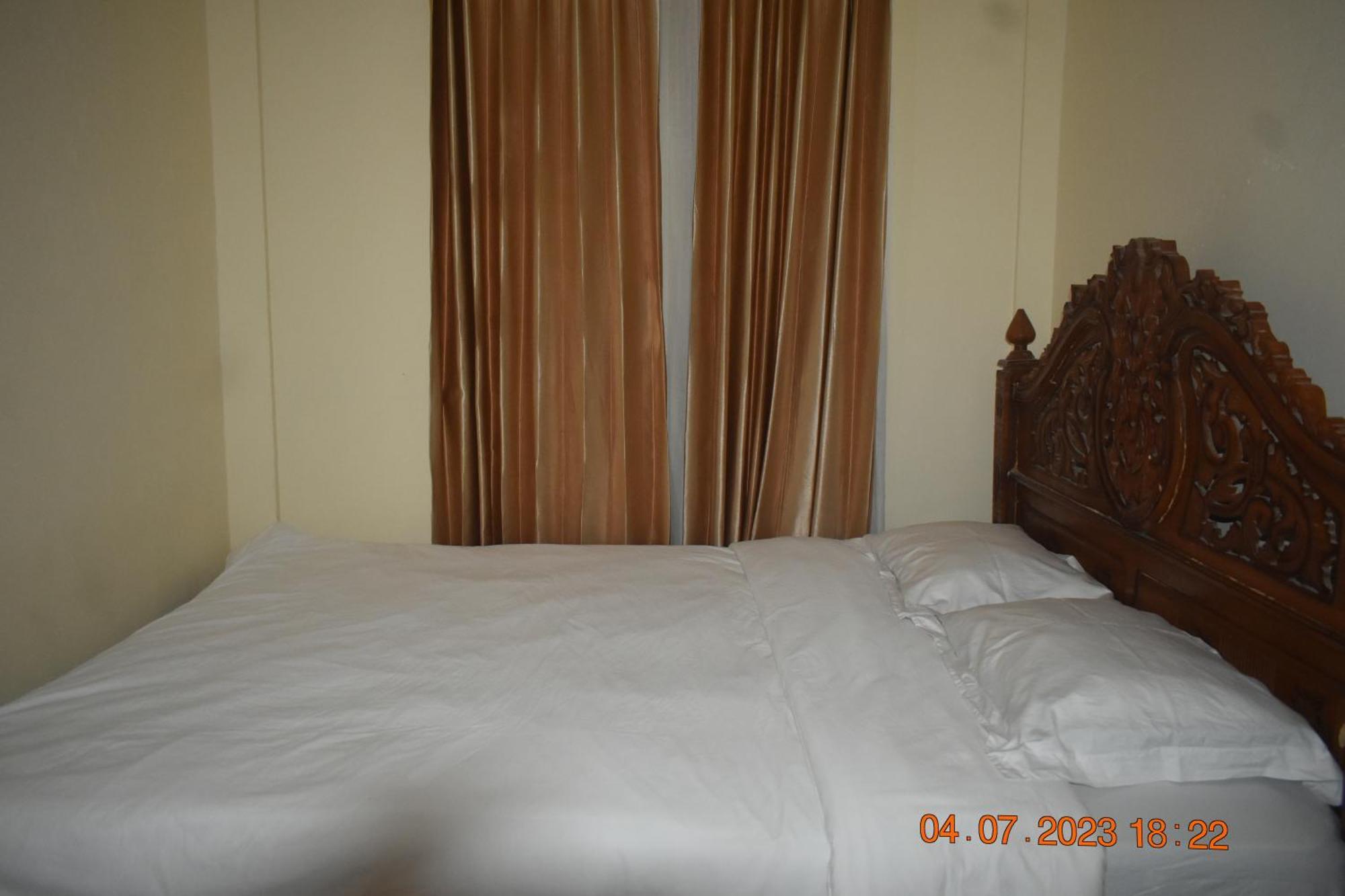 Four-G Home Stay & Komodo Tour لابوان باجو المظهر الخارجي الصورة
