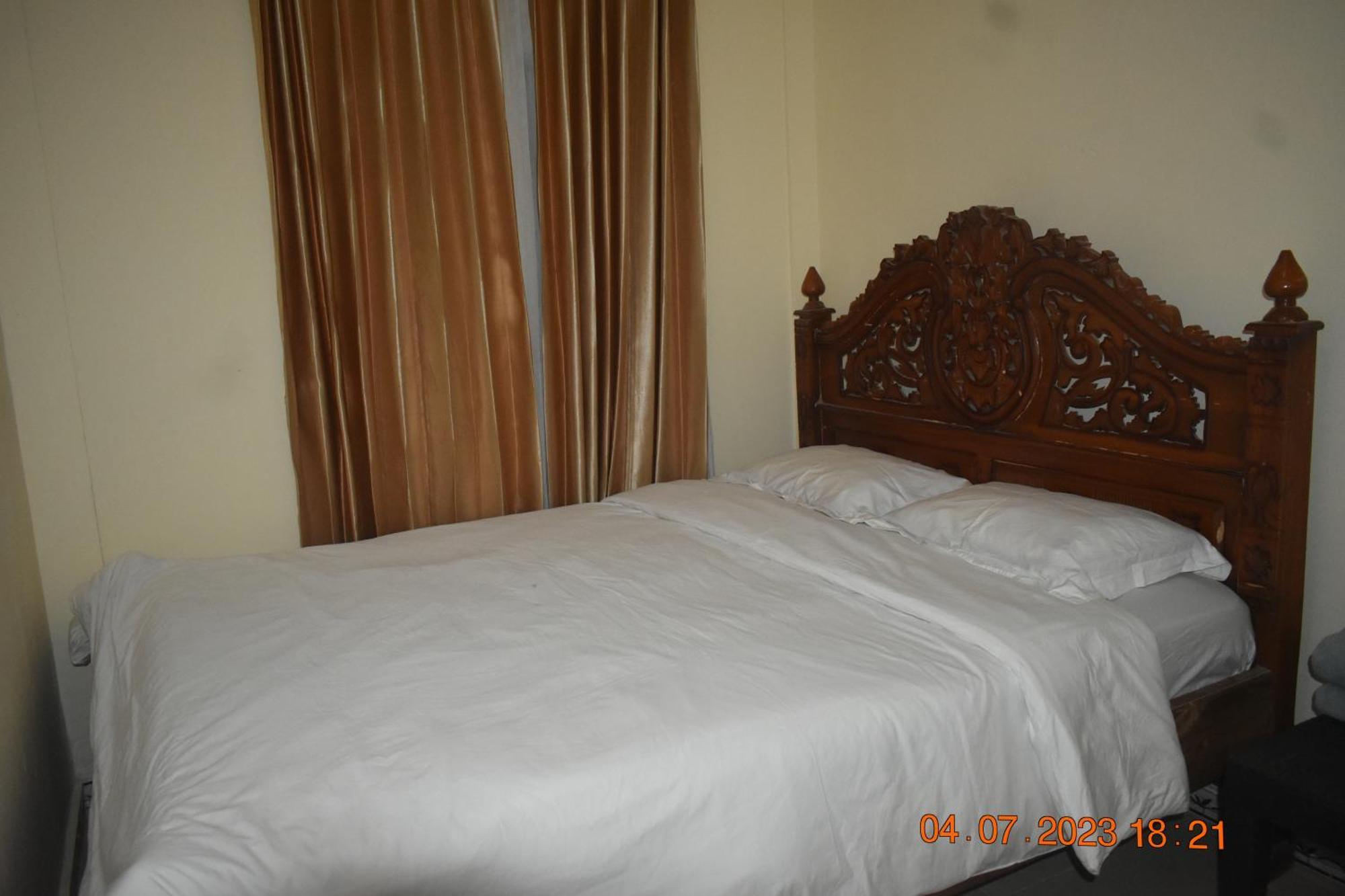 Four-G Home Stay & Komodo Tour لابوان باجو المظهر الخارجي الصورة