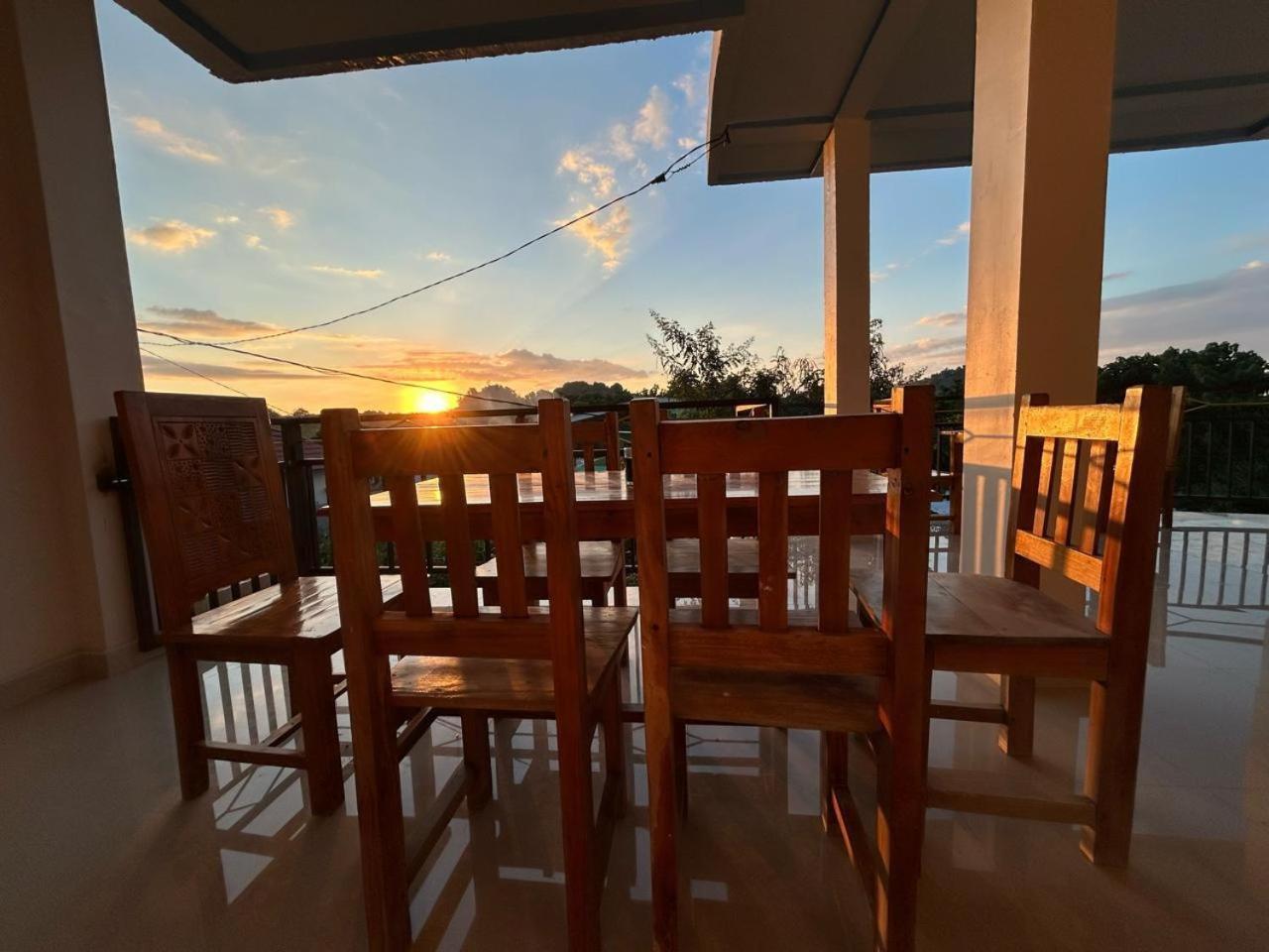 Four-G Home Stay & Komodo Tour لابوان باجو المظهر الخارجي الصورة